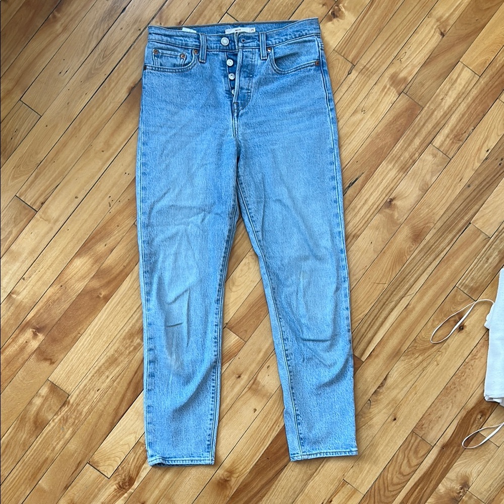Levi’s Wedgie Jeans